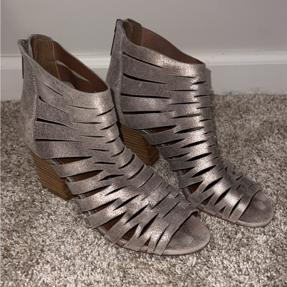 Donald J. Pliner Bootie